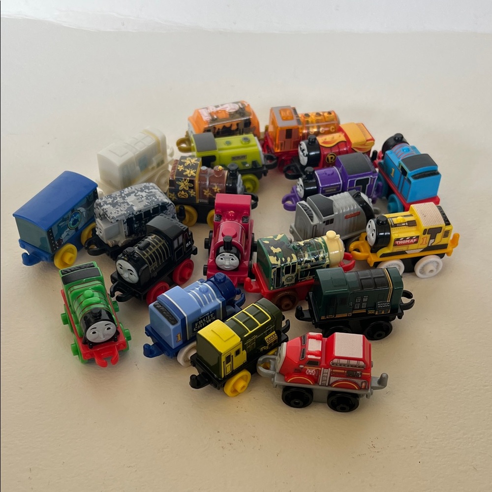 20 Thomas & Friends Colorful Mini Train Collection